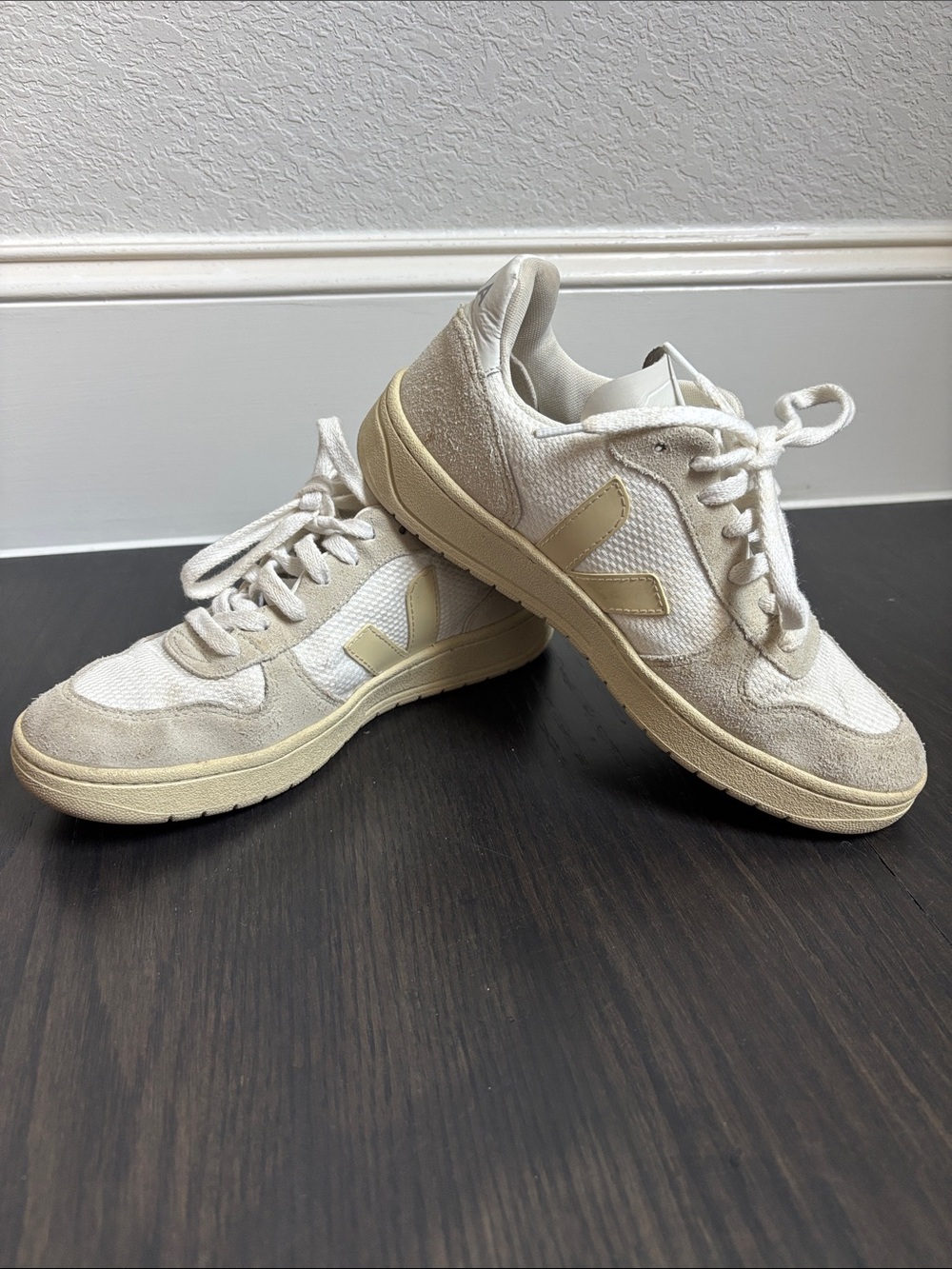 Women’s Veja’s Lace-Up Sneakers in Off-White/Cream